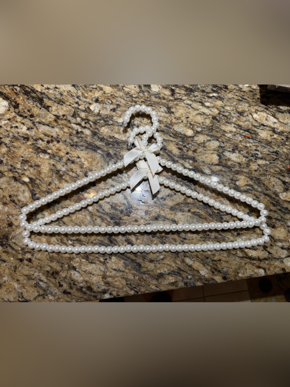 Pearl Ribbon Hangers